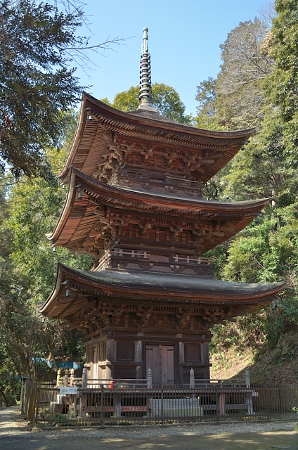 11 小山寺三重塔(1) 全景