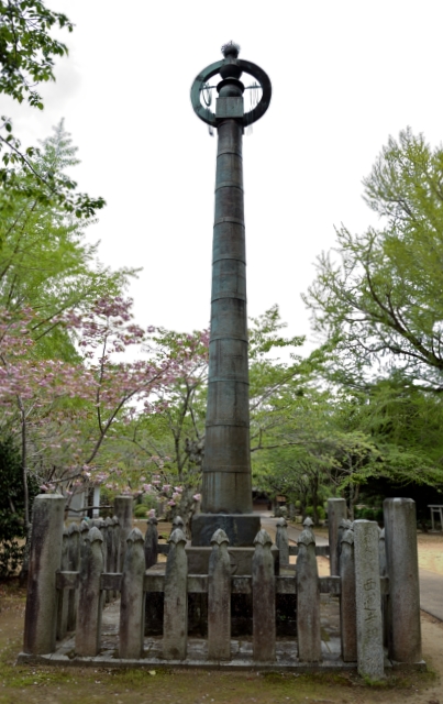 24 西蓮寺相輪橖(1) 全景