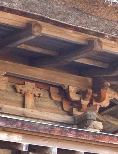 垂木の断面と中備の蓑束