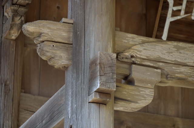 片側だけの組物