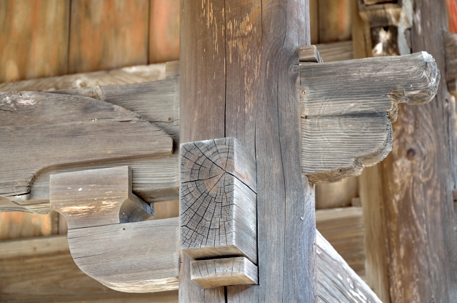 片側だけの組物-2