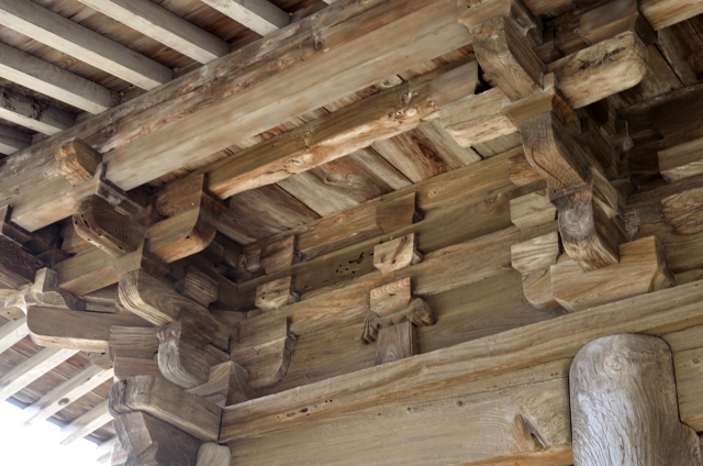 8.仁王門裏側の左端部